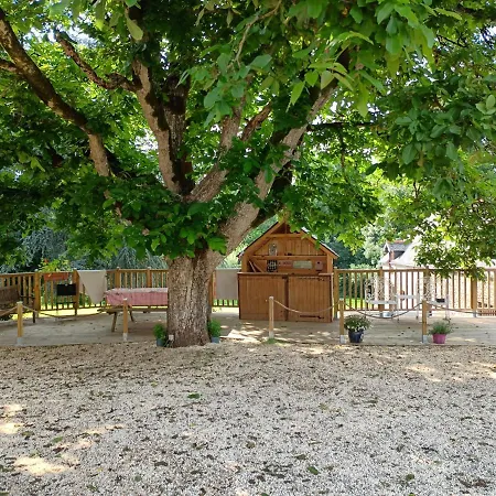 Stable Conversion In Idyllic Rural Location, Close To The Coast 펜션
